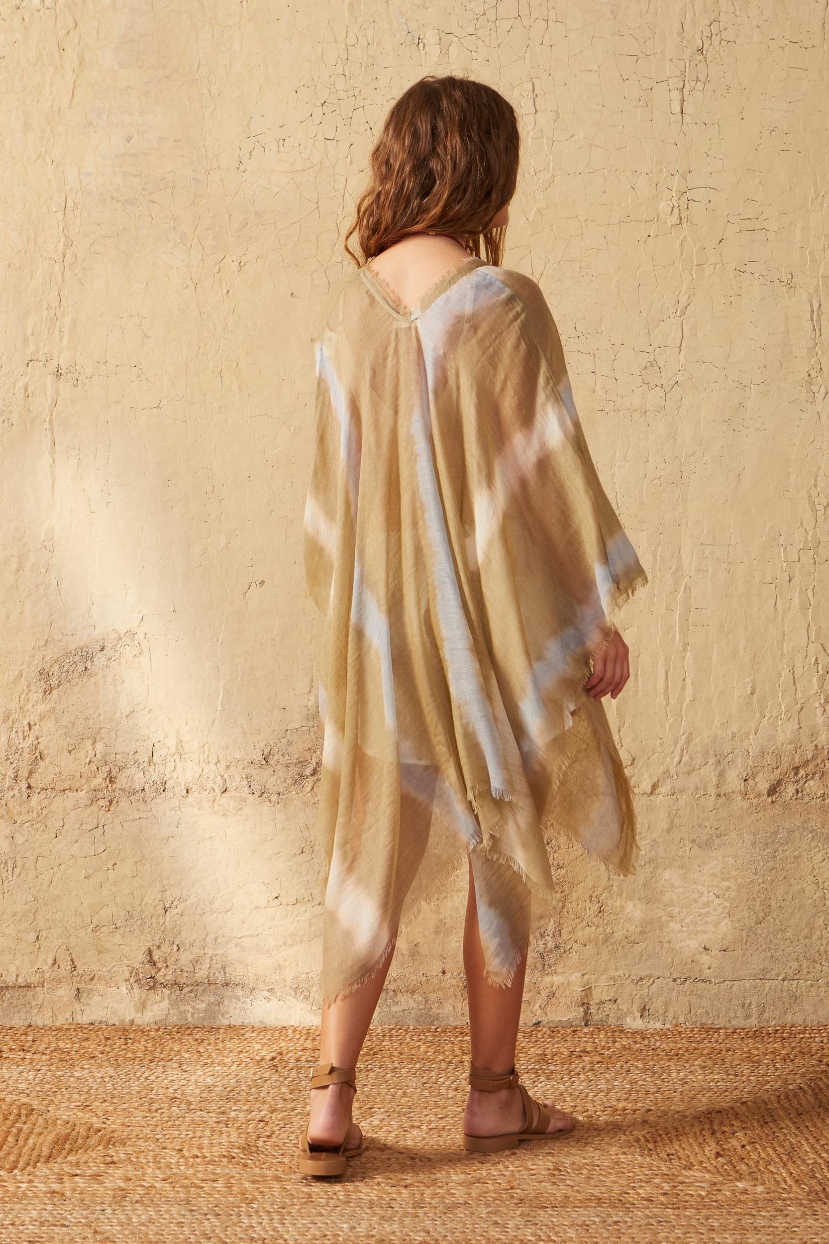 PONCHO RAFAELE TIE AND DYE ETAMINE DE LAINE - DESERT SAND