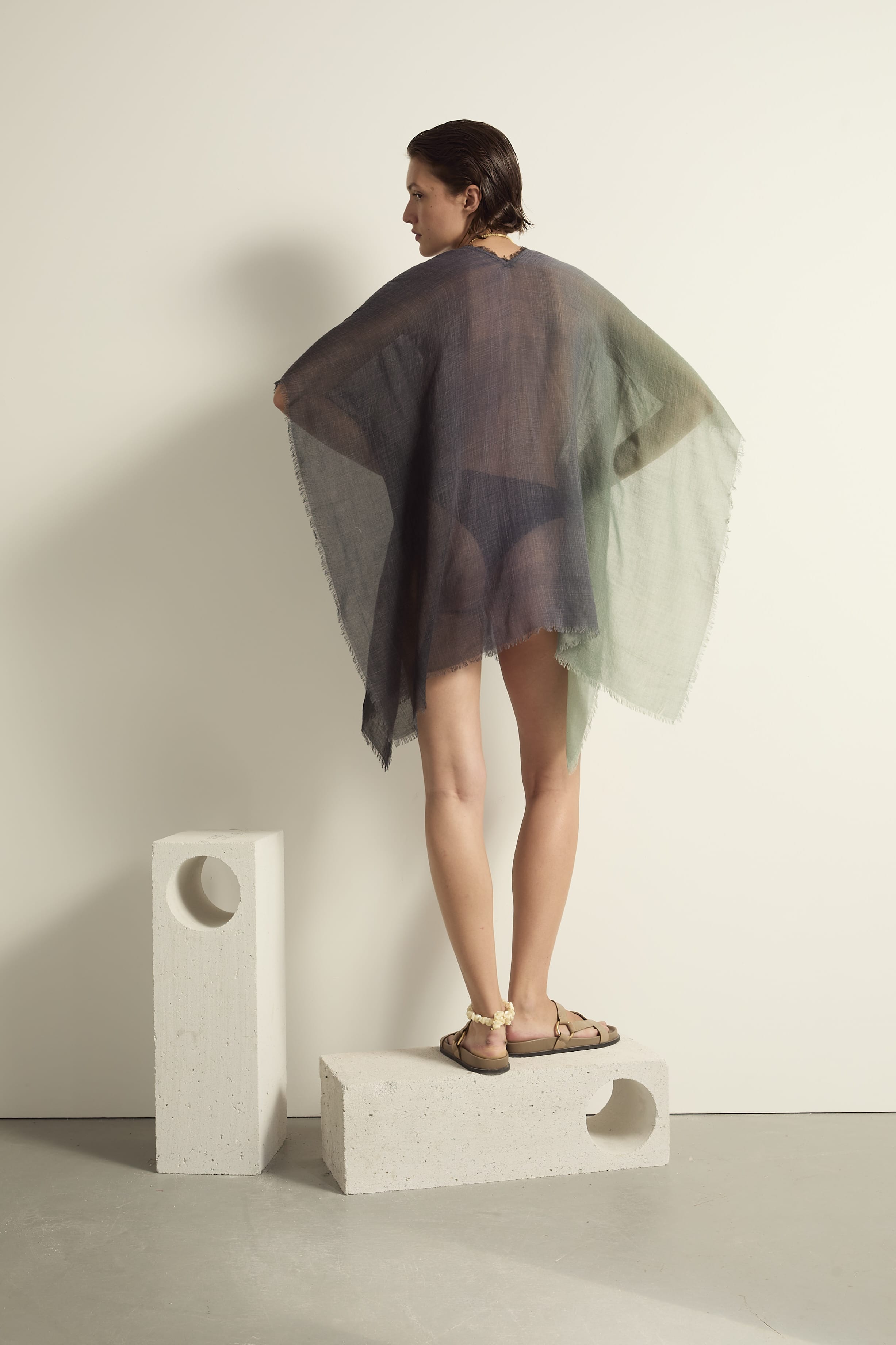 PONCHO COURT RAFAELE SUNRISE ETAMINE DE LAINE - BLUE