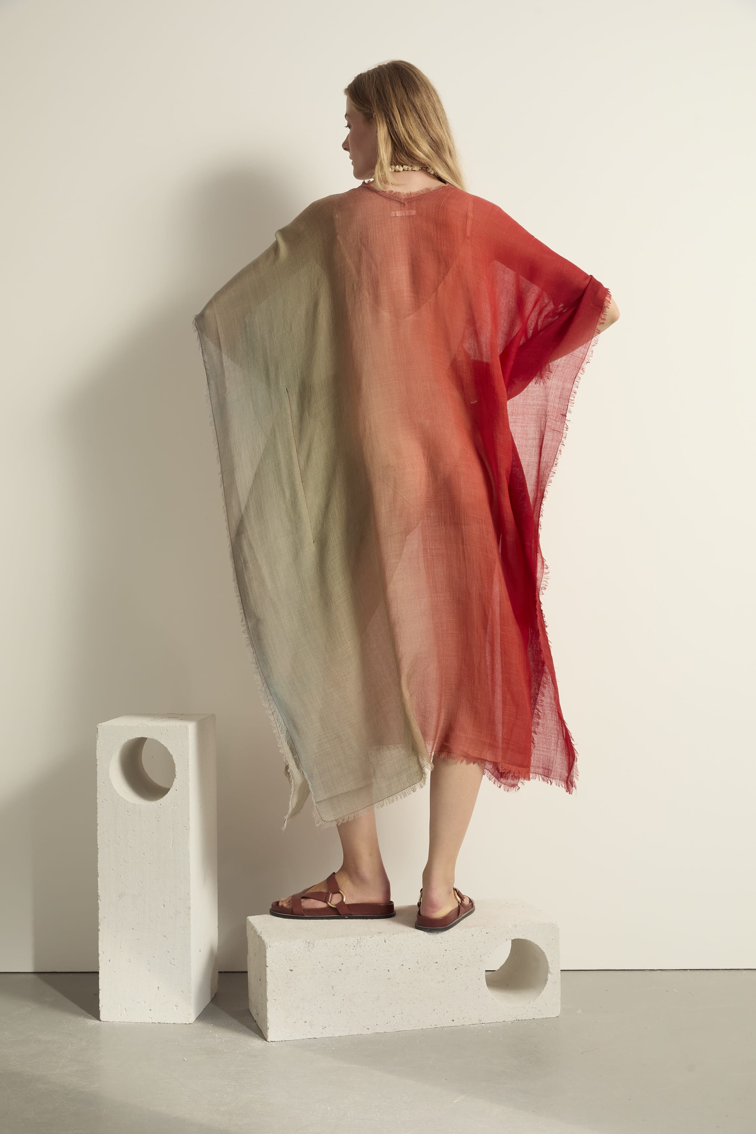 PONCHO LONG RAFAELE SUNRISE ETAMINE DE LAINE - CORAIL
