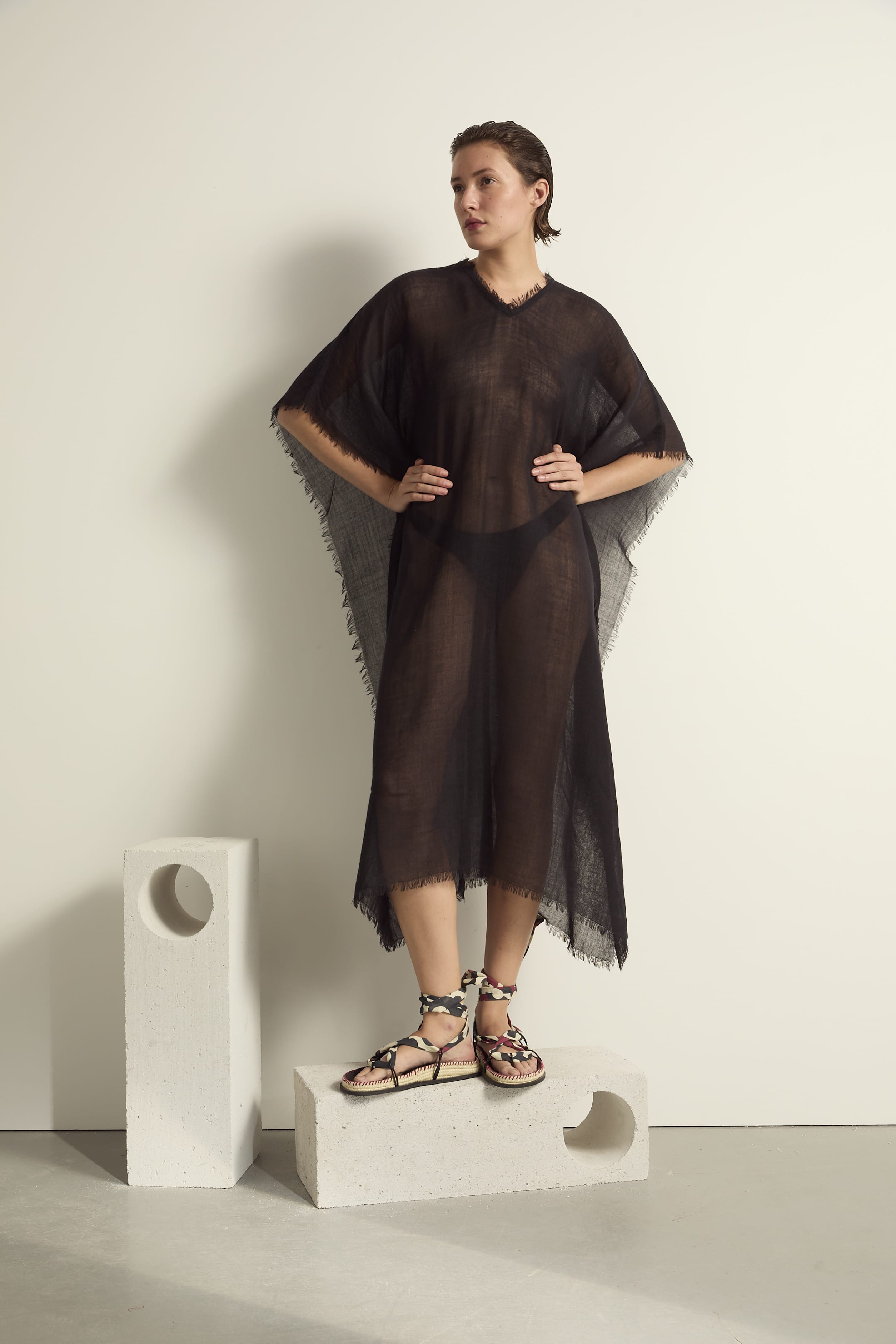 PONCHO LONG RAFAELE ETAMINE DE LAINE - BLACK