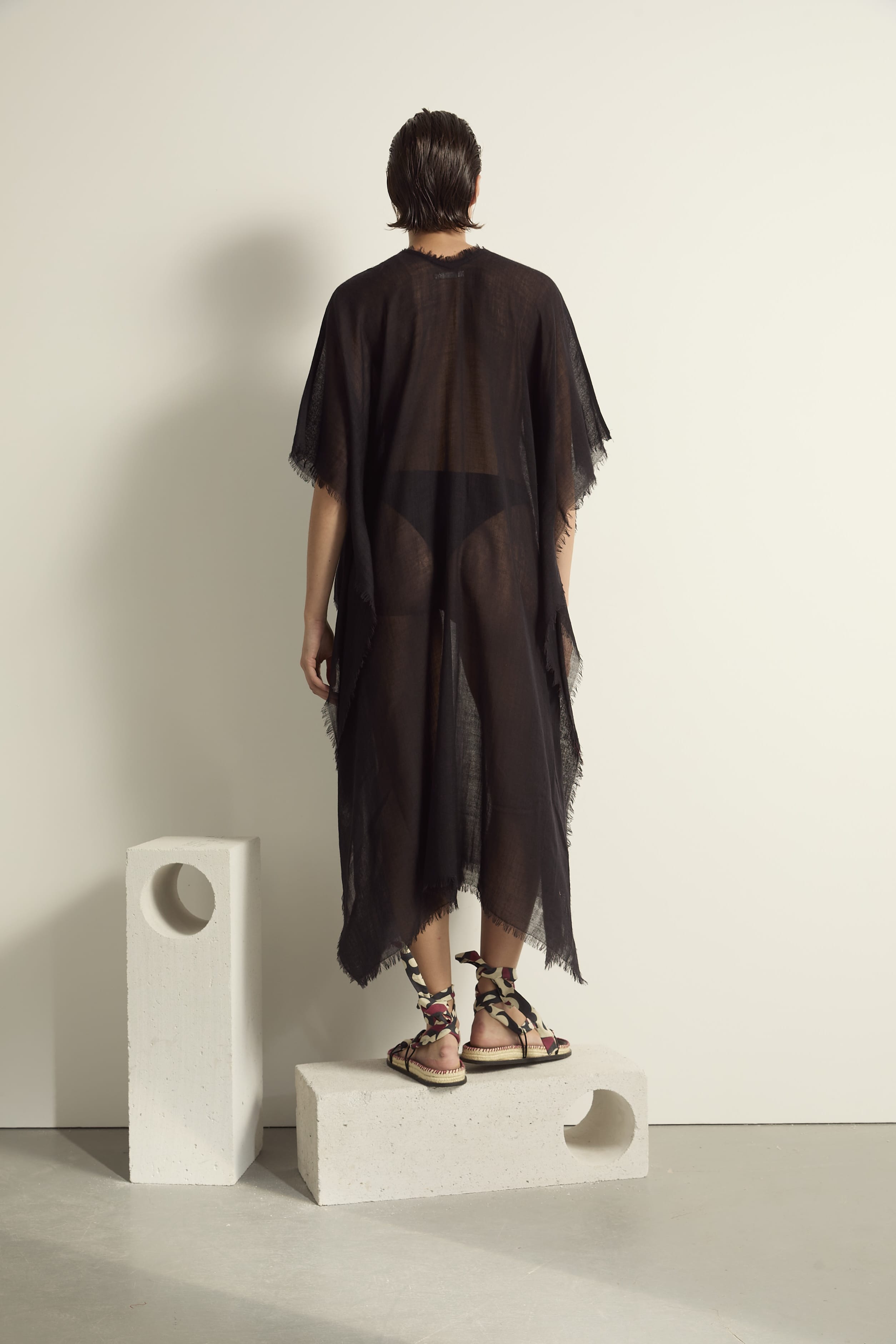 PONCHO LONG RAFAELE ETAMINE DE LAINE - BLACK