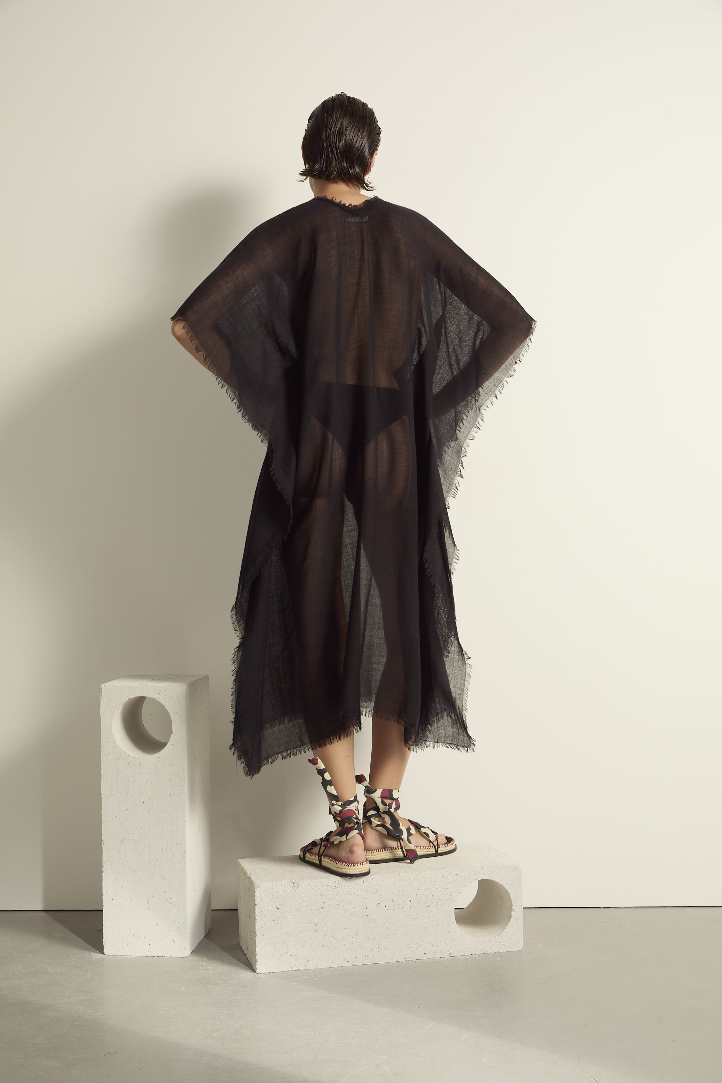 PONCHO LONG RAFAELE ETAMINE DE LAINE - BLACK