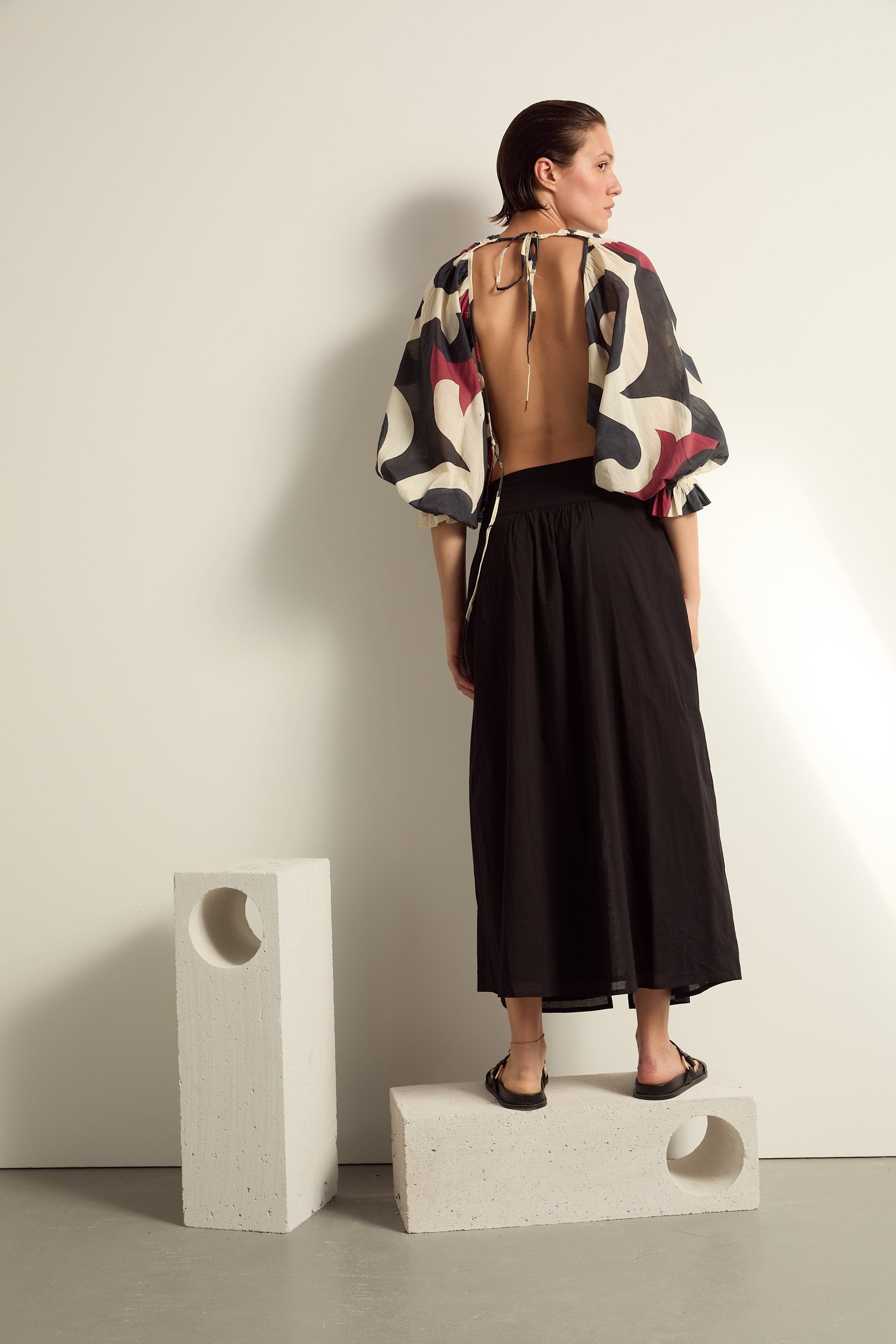 TOP DIVYA DOS NU IMPRIME RODEO - BLACK