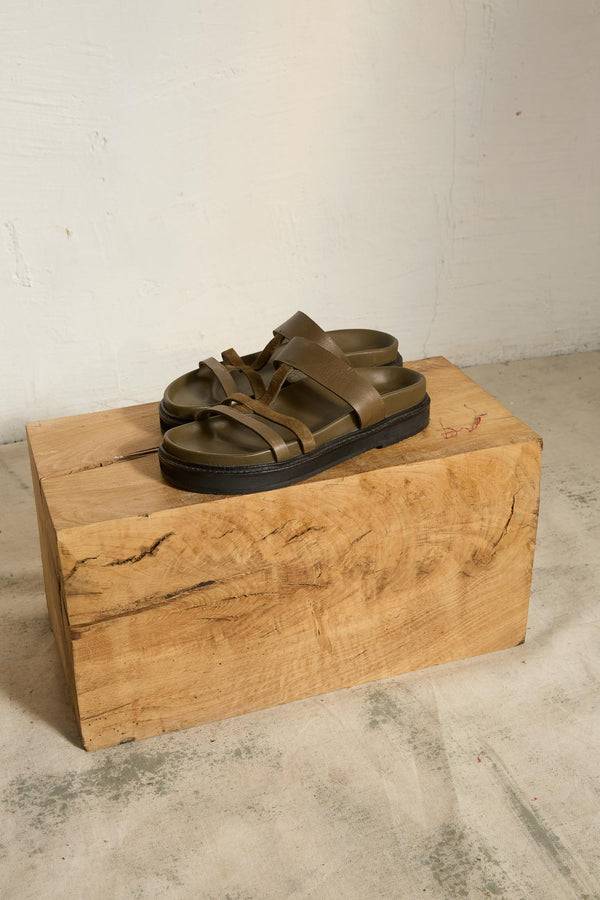 SANDALES EN CUIR IVAR - DARK AMBER