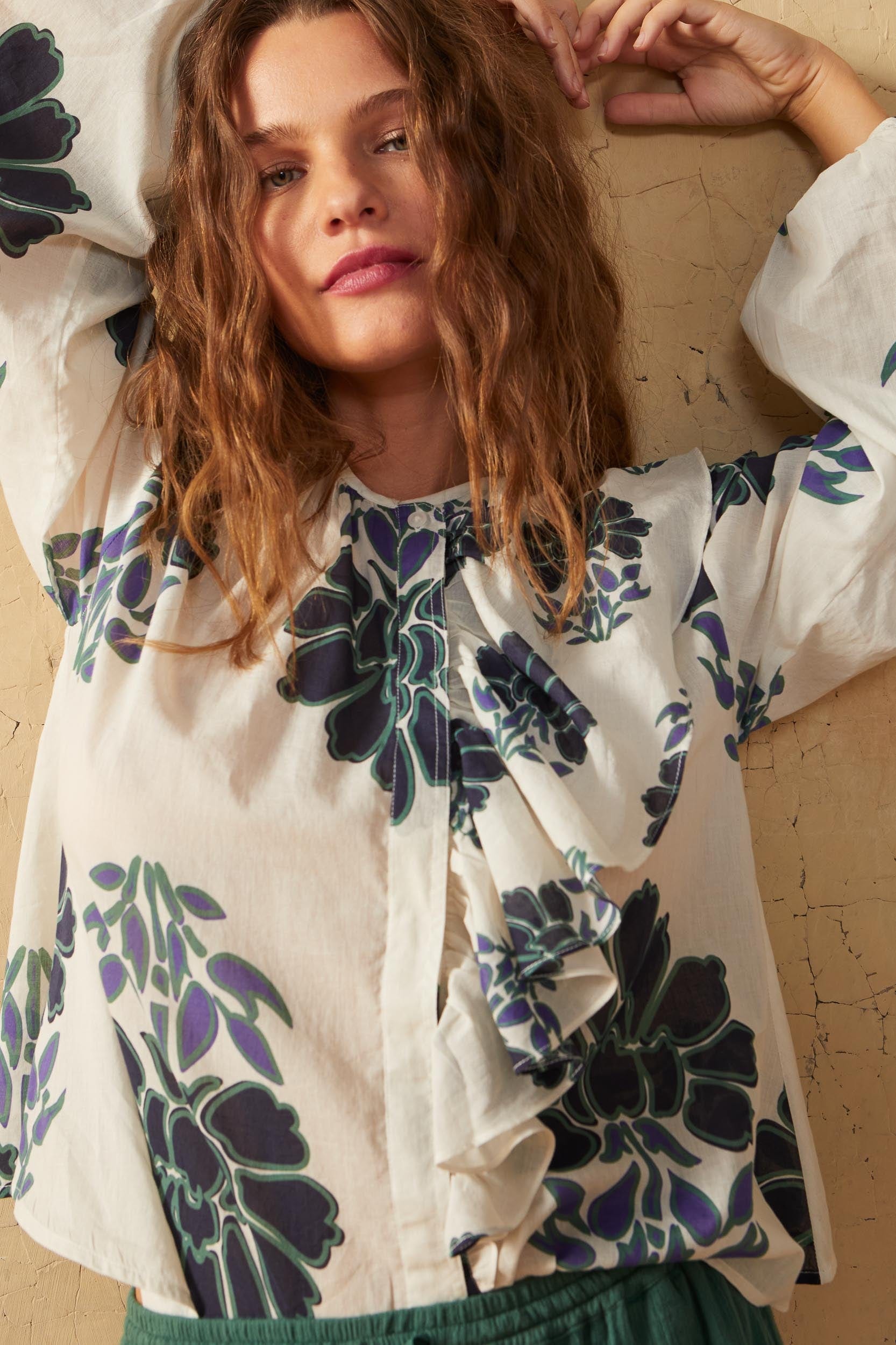 ROMANTICA BLOUSE INDIAN FLOWERS PRINT - BLUE