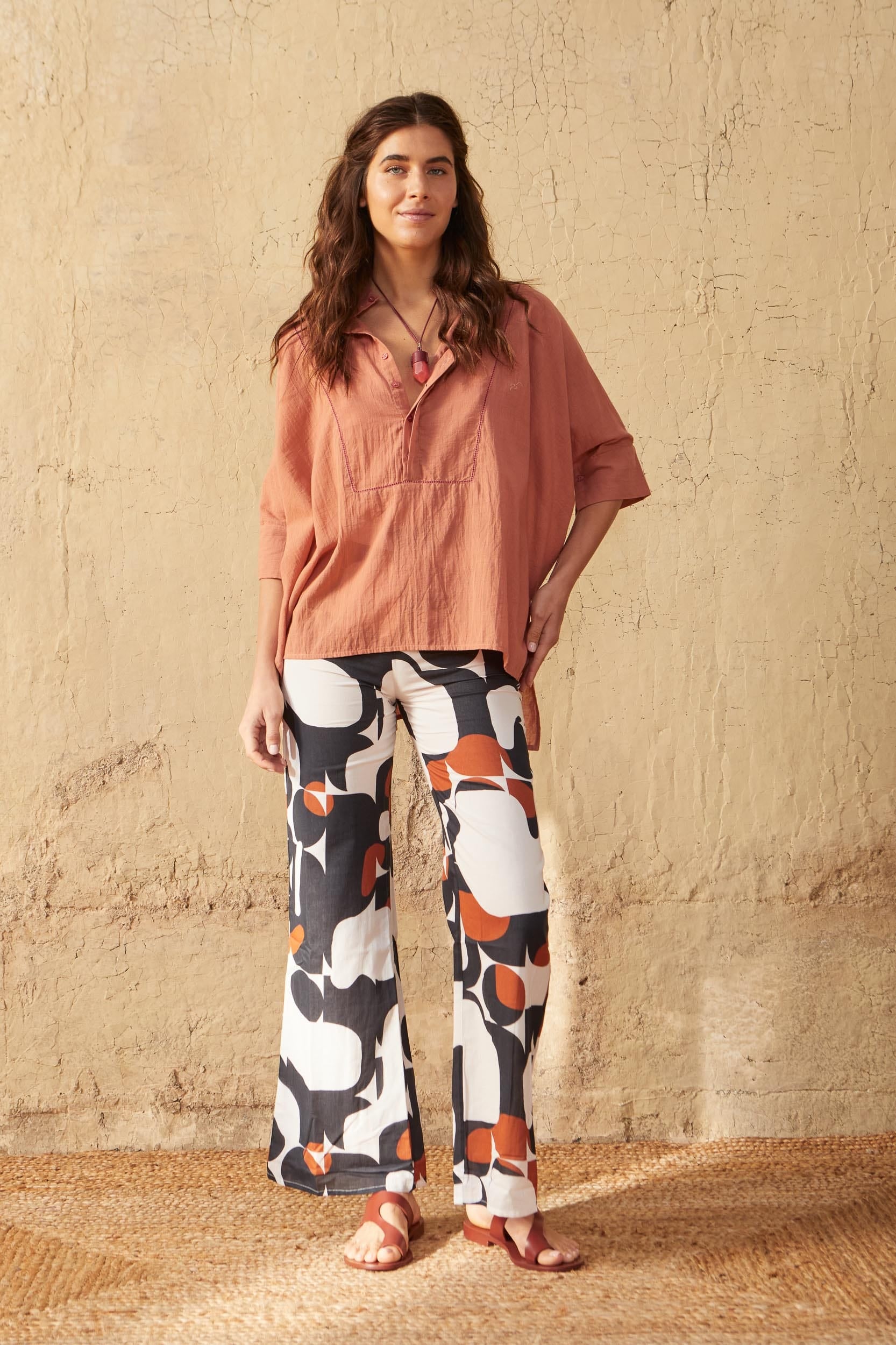 ERIKA PANT SEVENTIES PRINT - BLACK