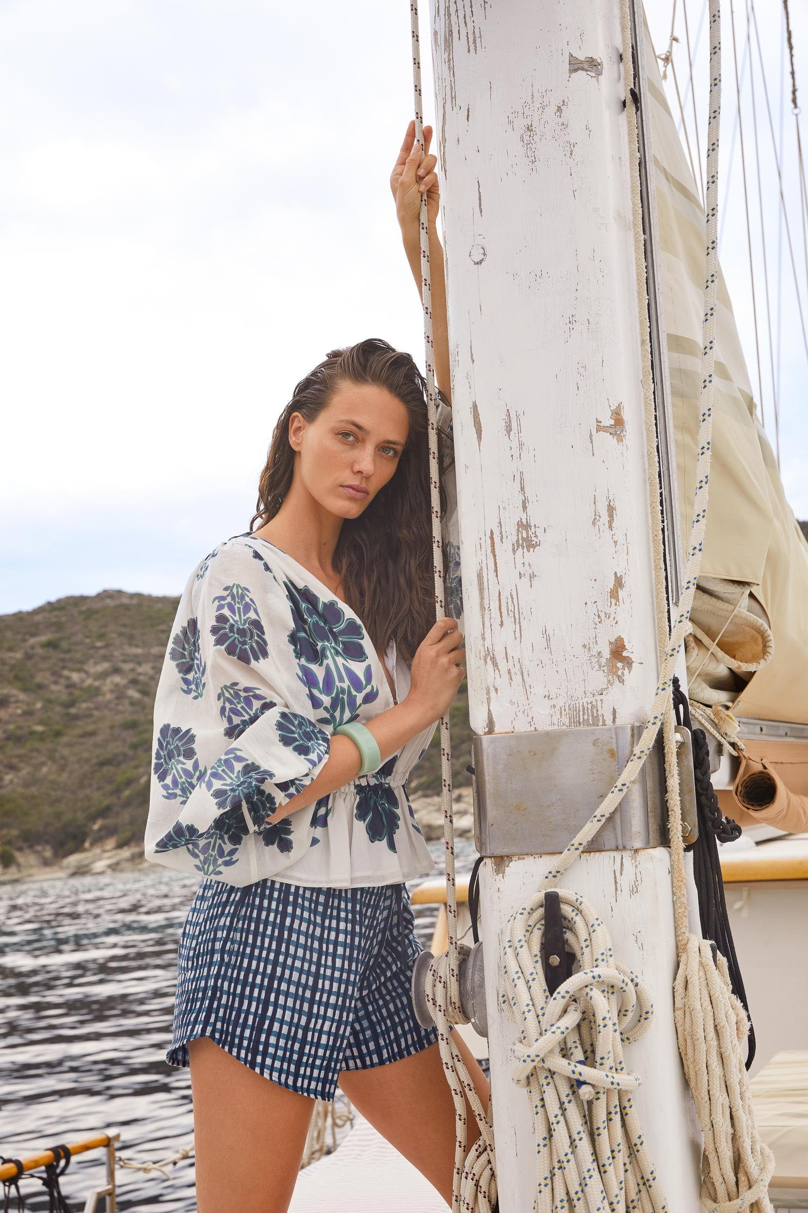 DIVYA TOP INDIAN FLOWERS PRINT - BLUE