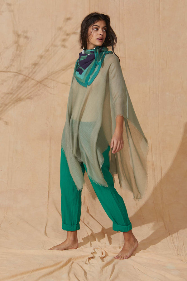 PONCHO COURT RAFAELE ETAMINE DE LAINE - EPICE