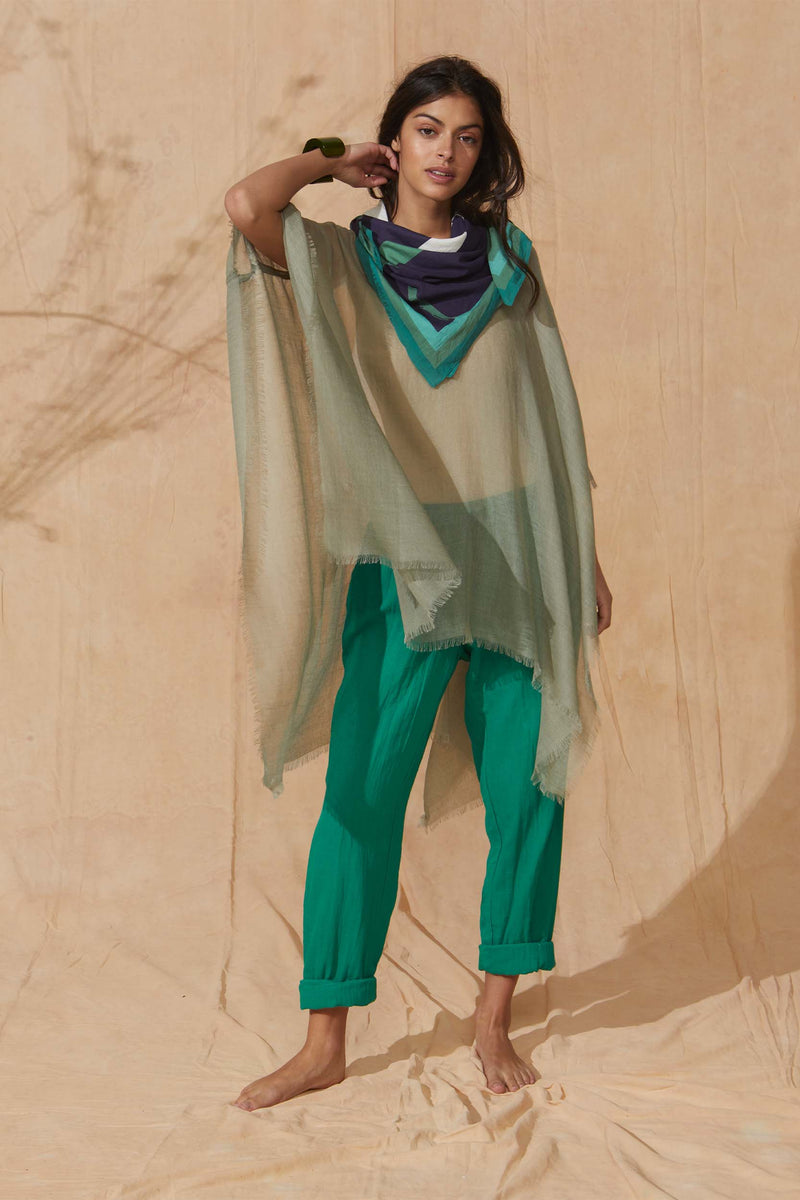 PONCHO COURT RAFAELE ETAMINE DE LAINE - EPICE