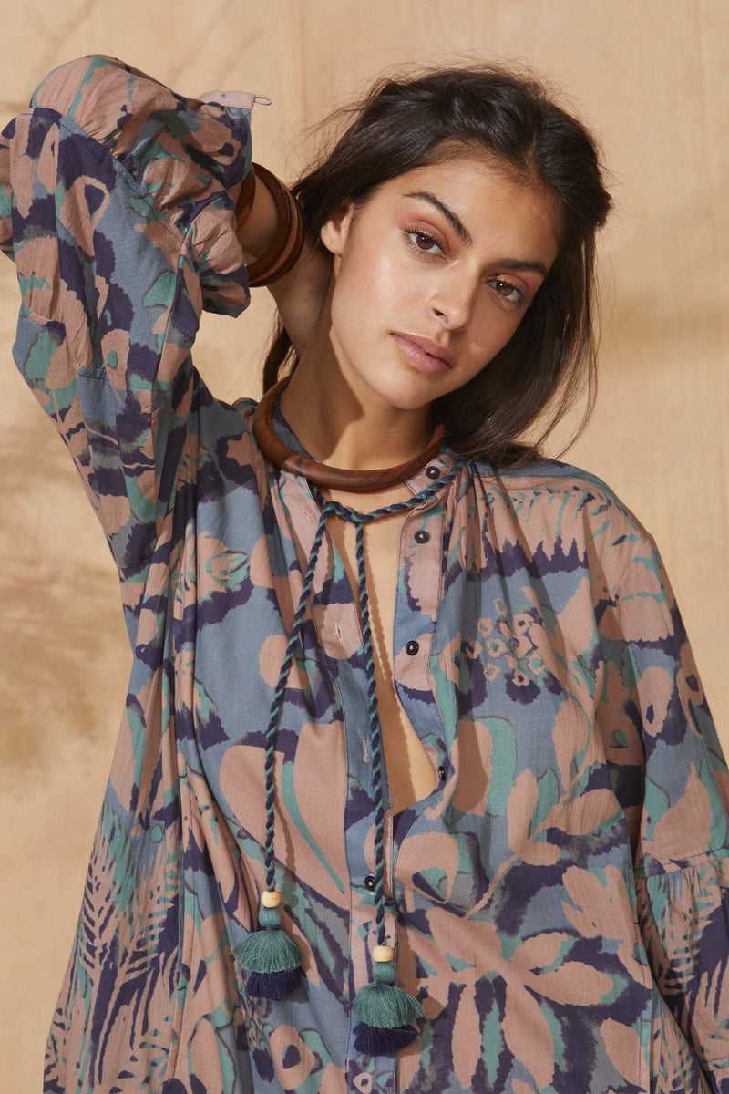 ROBE CHARLIE IMPRIMÉ TROPICAL - DUSTY BLUE